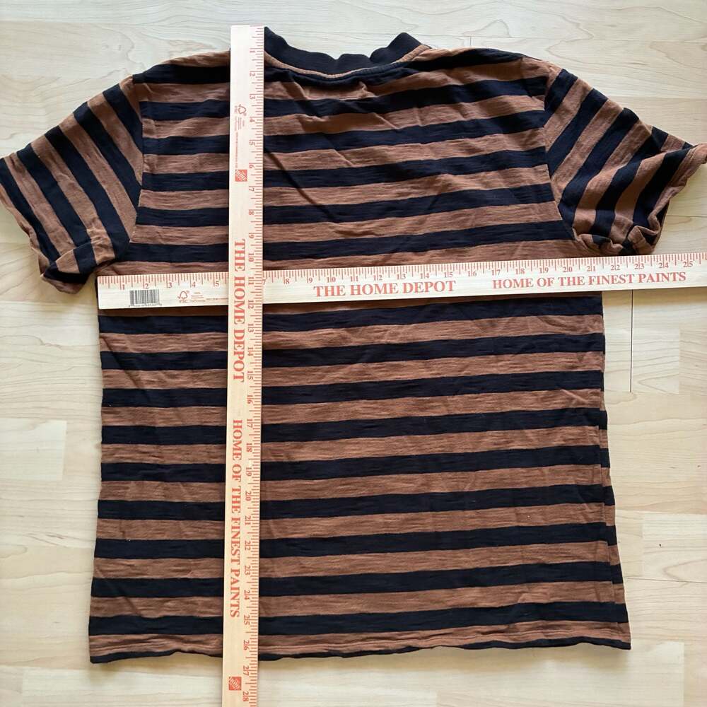Guess Jeans USA Striped Crewneck T-Shirt Brown and Black - Picture 6 of 6